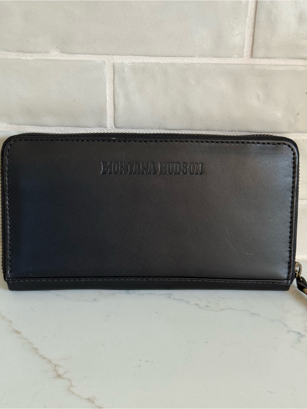 Montana Hudson Genuine Leather Black Zip Around Wallet Organizer